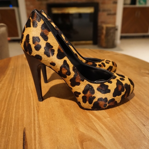 Pumps - Picture 3 of 4
